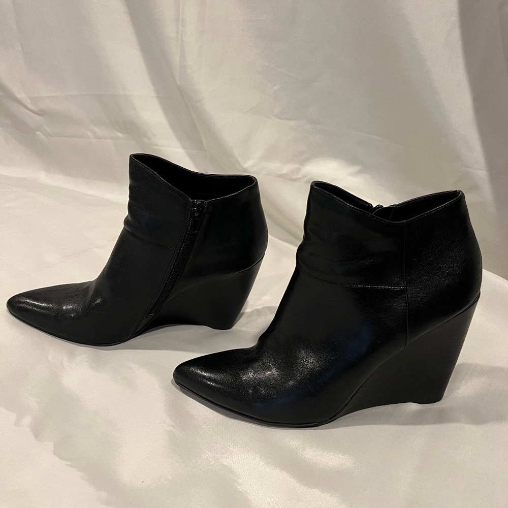 Nine West Wedge Booties Black Size 9M